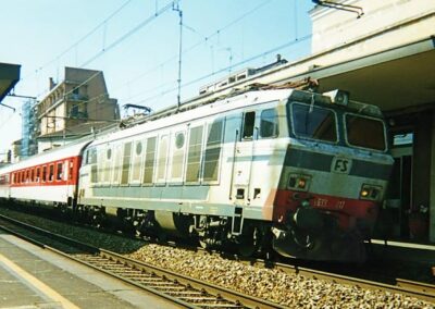 Locomotiva E633 – Italia