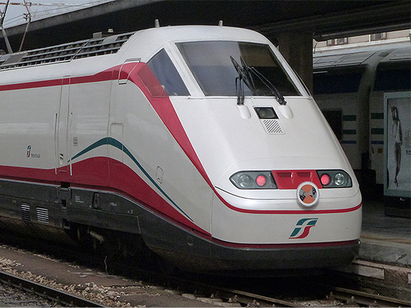 Treno freccia Bianca referenza per Sovel rail Traction
